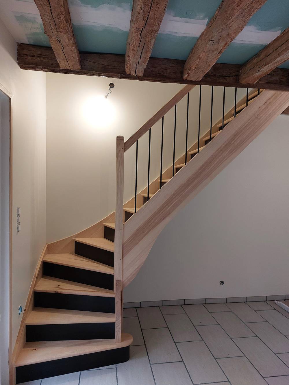creation-escaliers-sur-mesure-la-menuiserie-couddoise-à-Couddes (6)