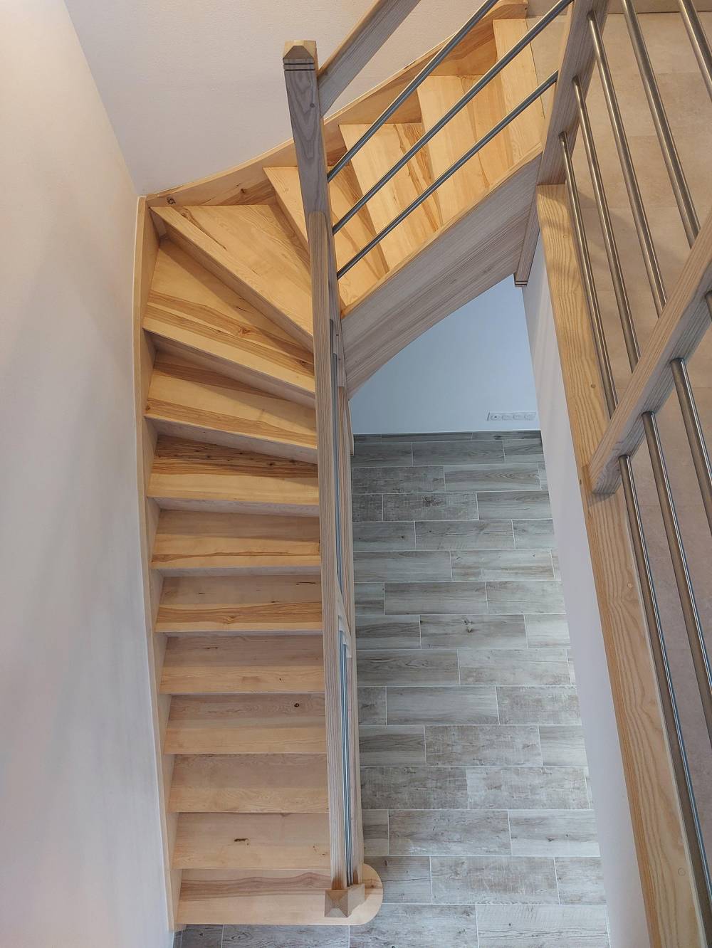creation-escaliers-sur-mesure-la-menuiserie-couddoise-à-Couddes (5)